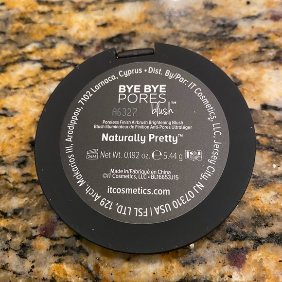 It Cosmetics Bye Bye Pores Blush - Picture 8 of 9